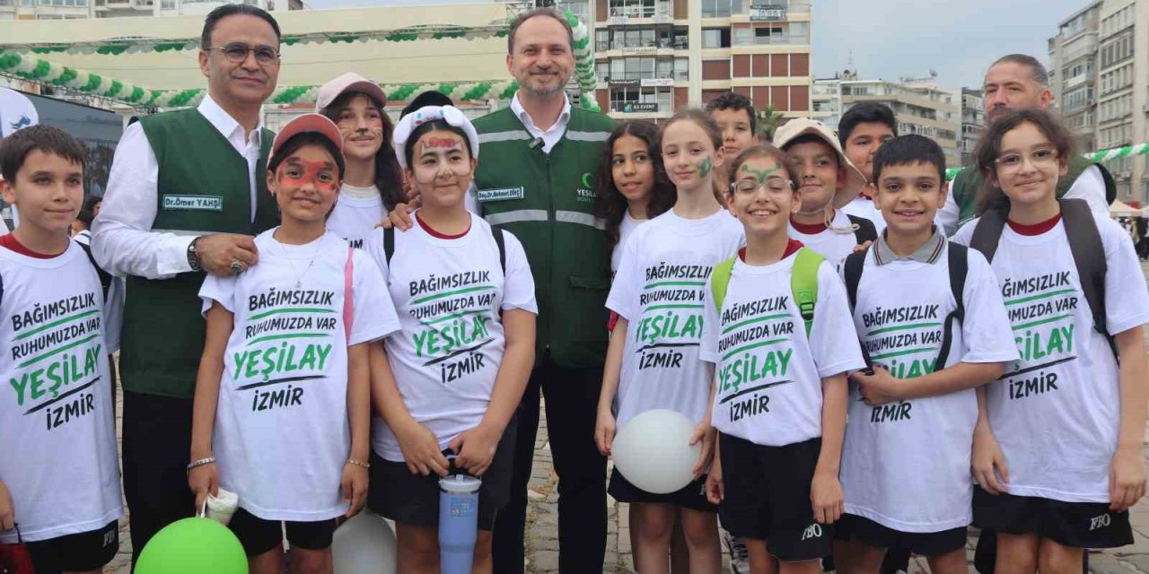 İzmir’de öğrenciler Yeşilay Bağımsızlık Festivali’nde buluştu