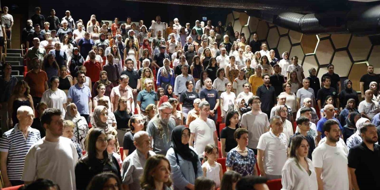 Merkezefendi Belediyesi Kent Tiyatrosu’nda yılsonu heyecanı
