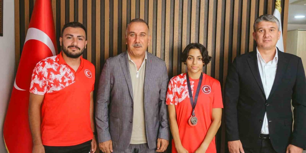 Gençlik ve Spor İl Müdürü Yığmatepe başarılı sporcuyu ağırladı