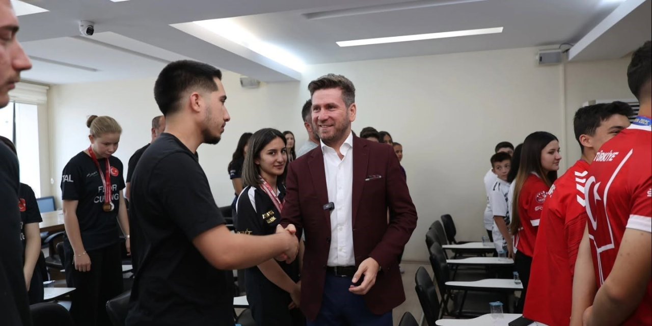 Başkan Kadir Tatık, Tavas’ın gururlandıran şampiyonları ağırladı