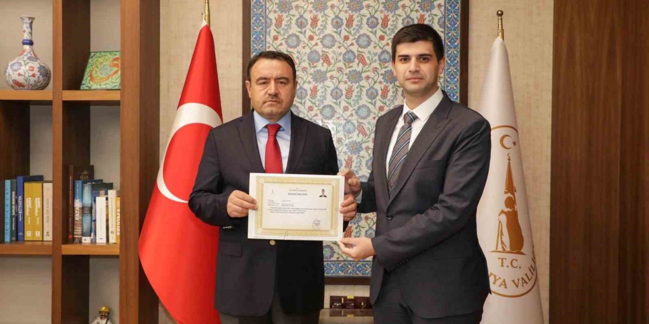 Vali Işın’dan Kaymakam Teltik’e başarı belgesi