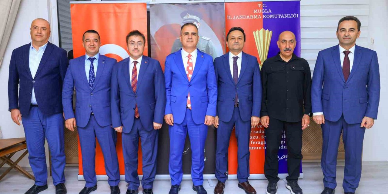 Vali Akbıyık, tayini çıkan yargı mensupları için düzenlenen veda programına katıldı