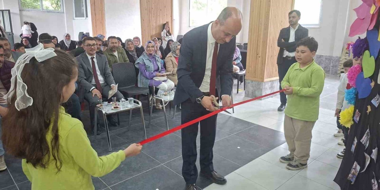 Hisarcık Güldüren İlkokulu ana sınıfında yıl sonu sergisi
