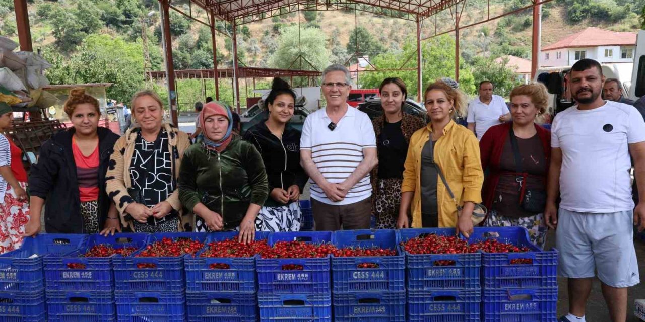 Başkan Tetik, Aşağı Yakacık’ta vatandaşlarla buluştu