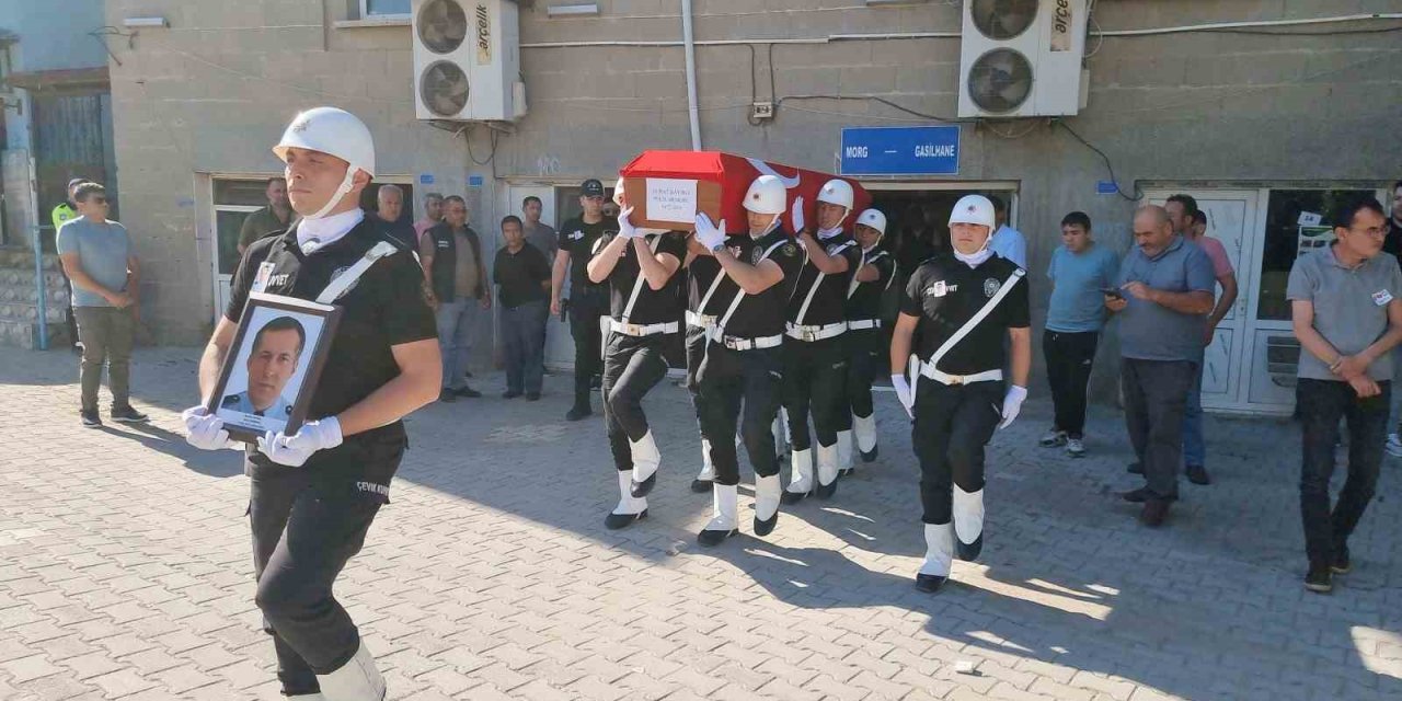Görev başında hayatını kaybeden polis memuru son yolculuğuna uğurlandı