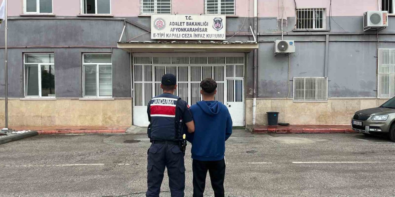 Jandarma çeşitli suçlardan aranan 40 kişiyi yakaladı