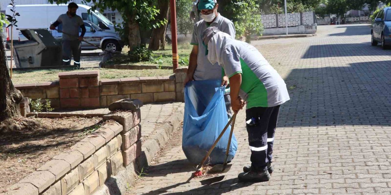 Nazilli Belediyesi temizlik çalışmalarına devam ediyor