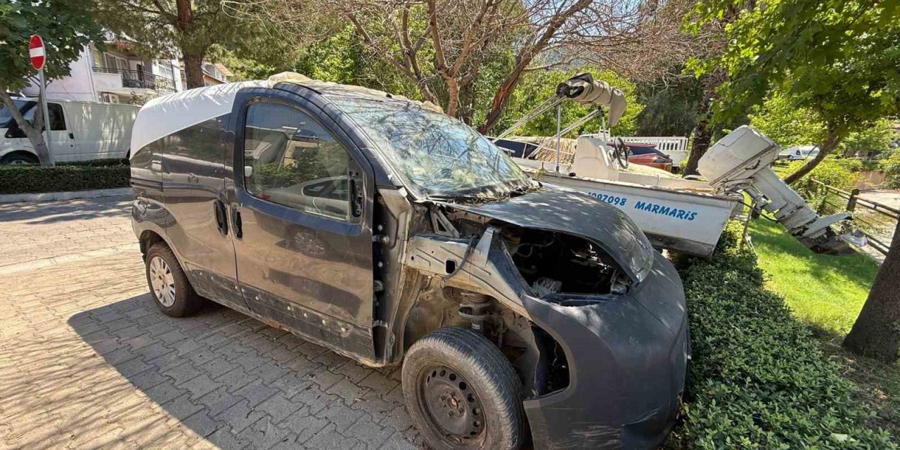 Marmaris’te terk edilmiş araçlar ve hurdalar toplanacak