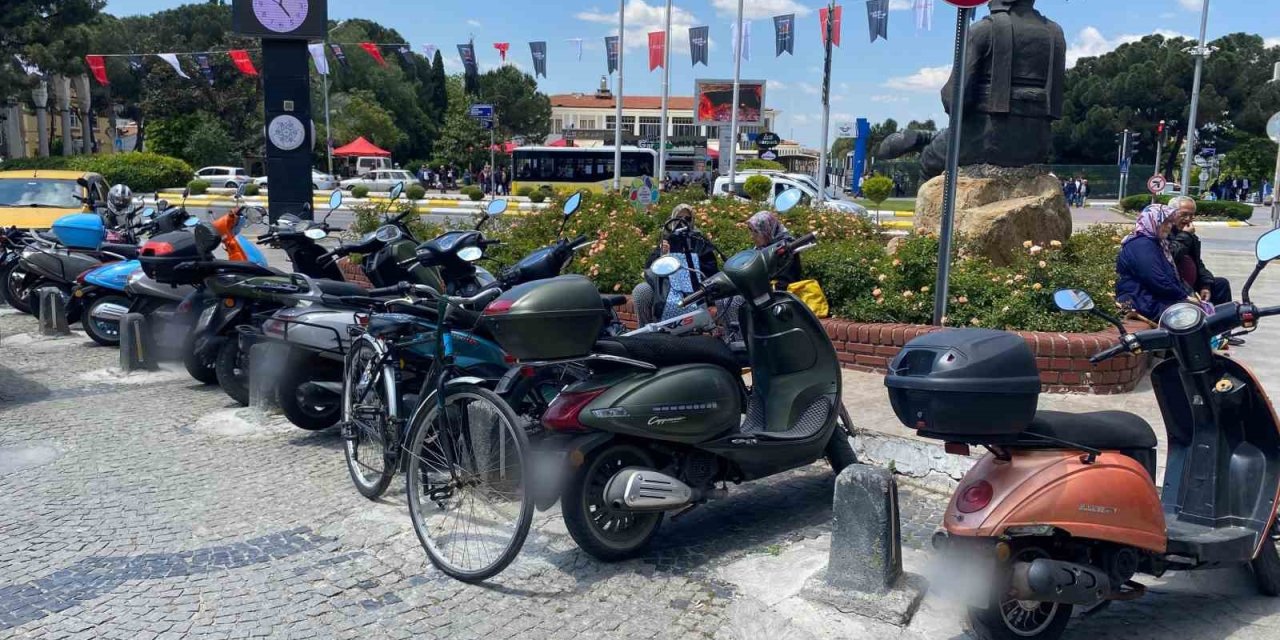 Yoğun trafikten kaçan vatandaşlar motosiklete yöneliyor