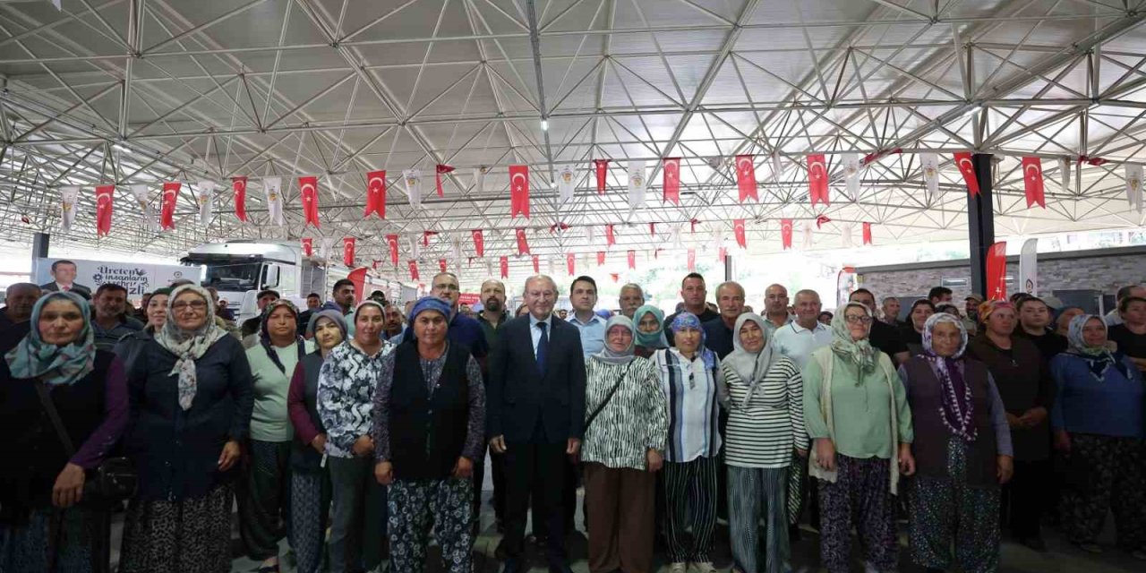 Denizli Büyükşehir 6 bin 317 yetiştiriciye yem desteği sağladı