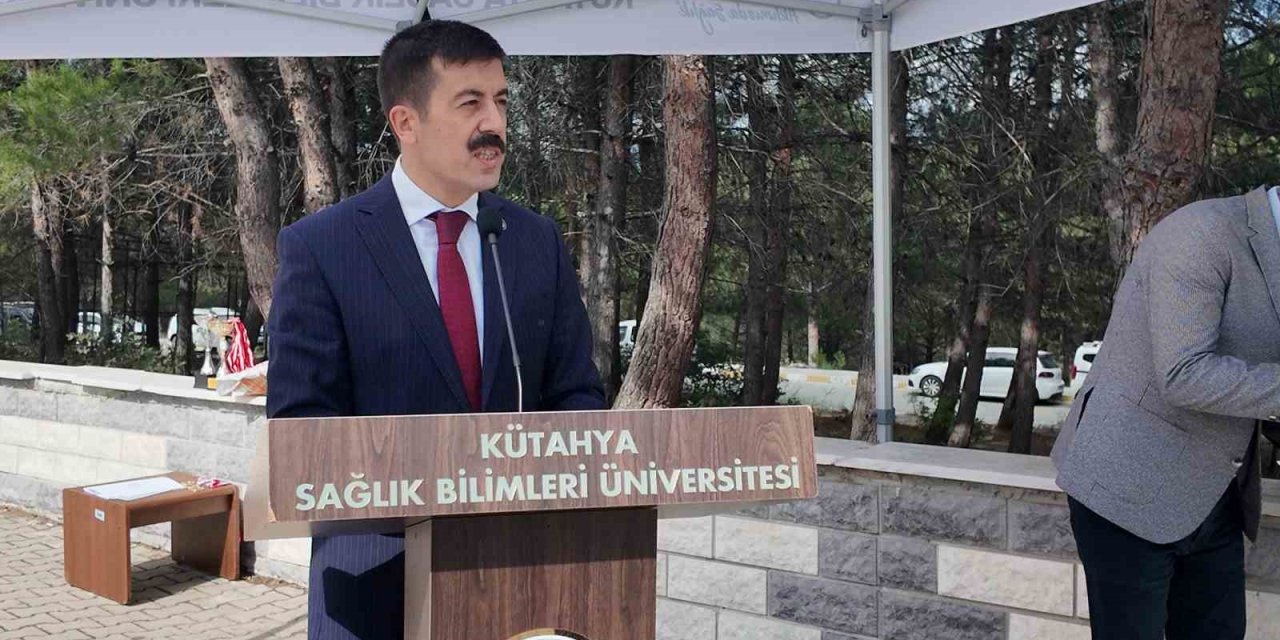 Gediz Sağlık Hizmetleri MYO’dan mezun olan 220 öğrenci sağlık ordusuna katıldı