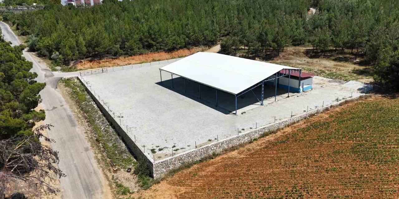 Örentaht Mahallesi’ndeki sosyal tesislerdeki eksikler tamamlandı