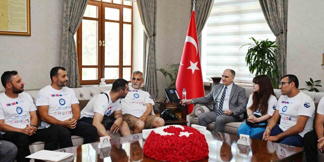 Manisalı engelli yüzücüler Macaristan yolcusu