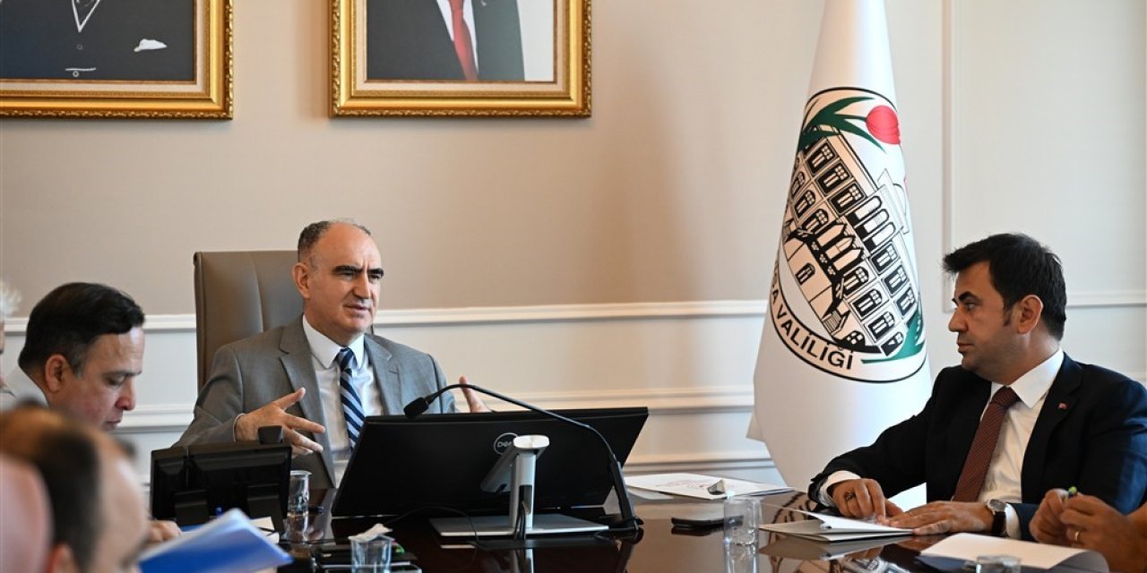 Vali Özkan: "Güçlü aile, güçlü toplum ve güçlü devlet anlayışının temelini oluşturmaktadır"