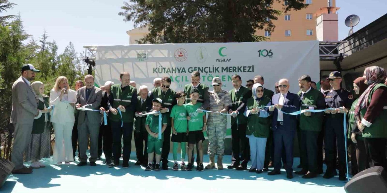Kütahya Yeşilay Gençlik Merkezi ve Kafe1920 hizmete açıldı