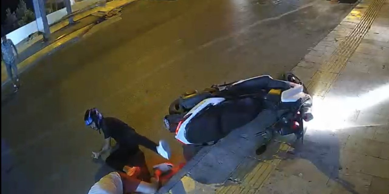 Motosiklet kazası güvenlik kamerasına yansıdı