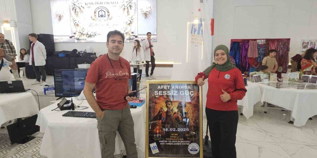 İşitme engelli öğrenciden tarihi başarı: Bergamalı Didem, A Sınıfı amatör telsizci oldu
