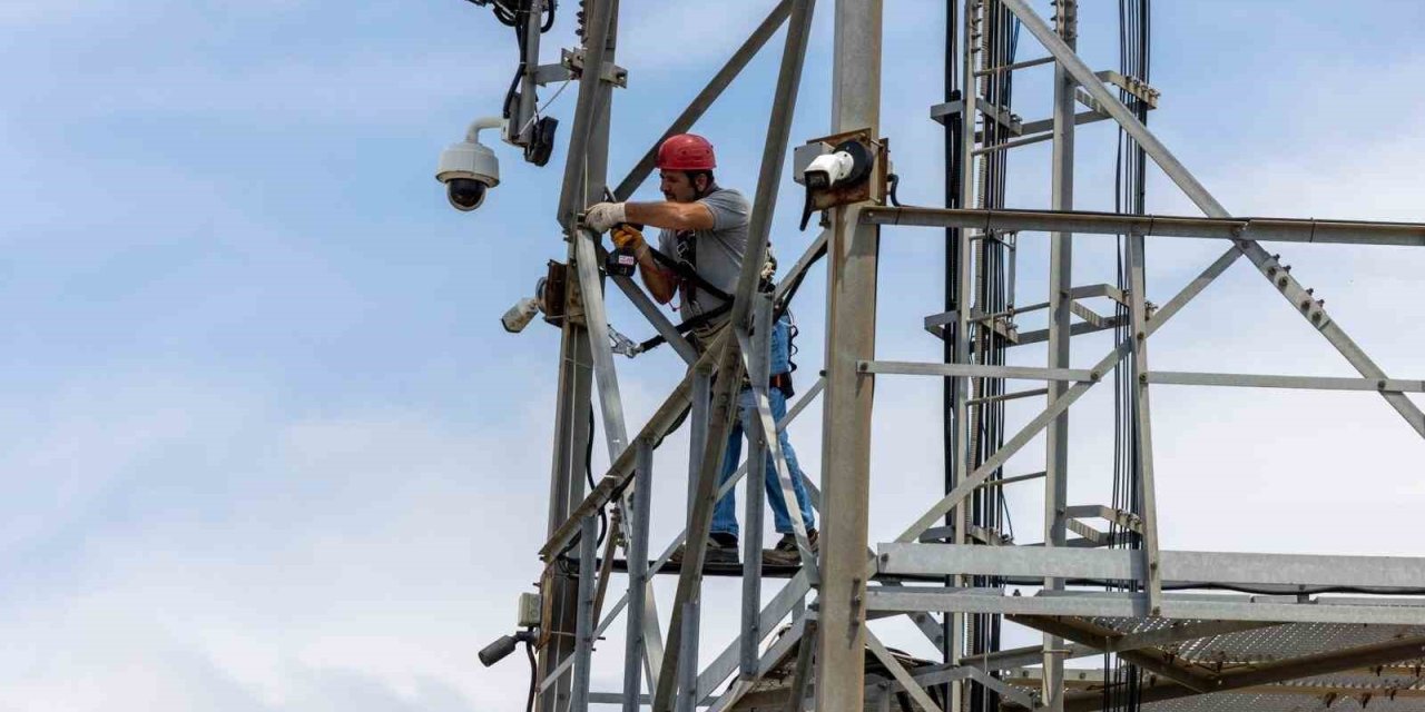İzmir’in kritik haberleşme altyapısına güneş enerjili güvence