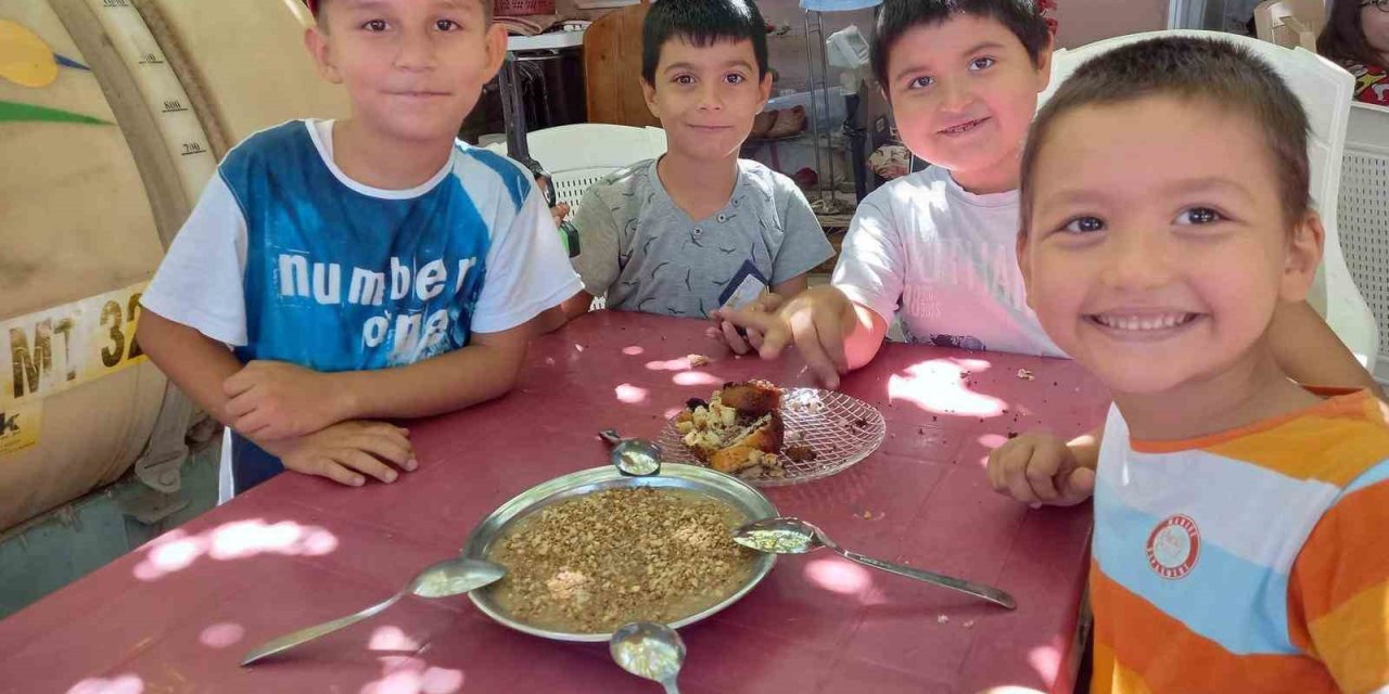 Sarıgöl’de aşure kazanları kaynamaya başladı