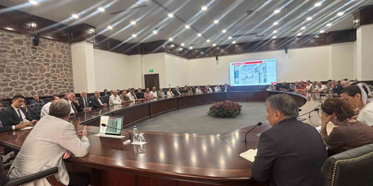 İzmir’de 15 Temmuz hazırlıkları ortak akılla yürütülüyor