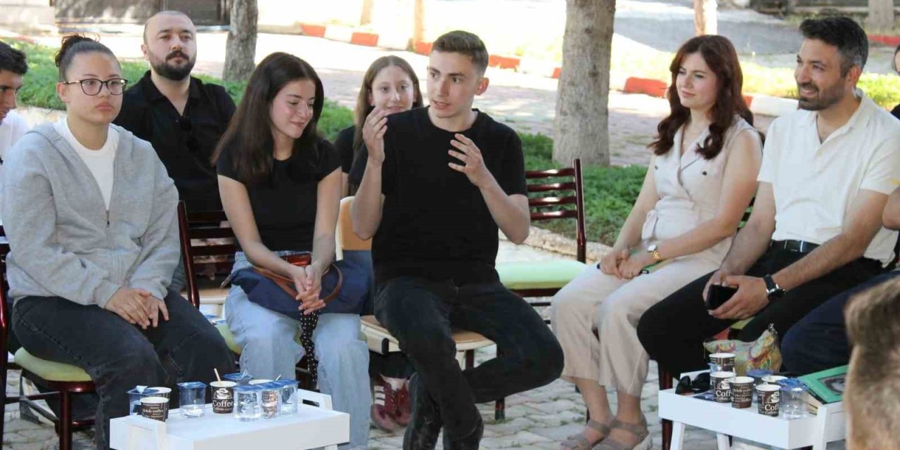Altıntaş’ta kitap söyleşisi