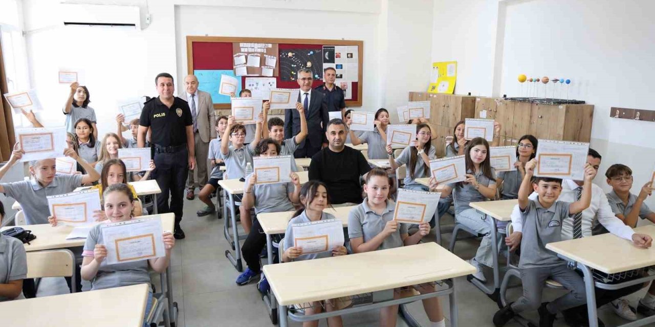 Söke’de 21 bin 537 öğrenci karne sevinci yaşadı
