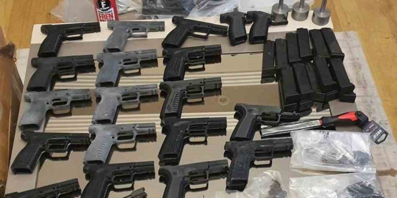 İzmir’de suç örgütlerine operasyon: 38 gözaltı