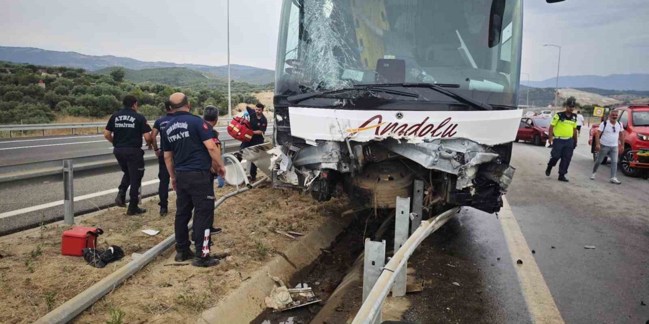 Aydın-Denizli otoyolunda feci kaza: 1’i ağır 20 yaralı