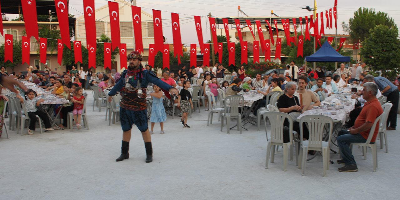 Beyköy’de geleneksel aşure ve keşkek hayrı büyük ilgi gördü