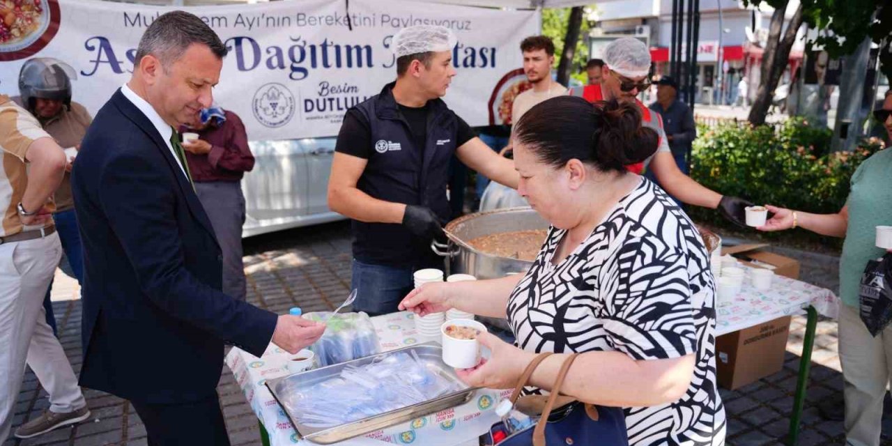 Aşure ikramları Soma ve Akhisar’dan başladı