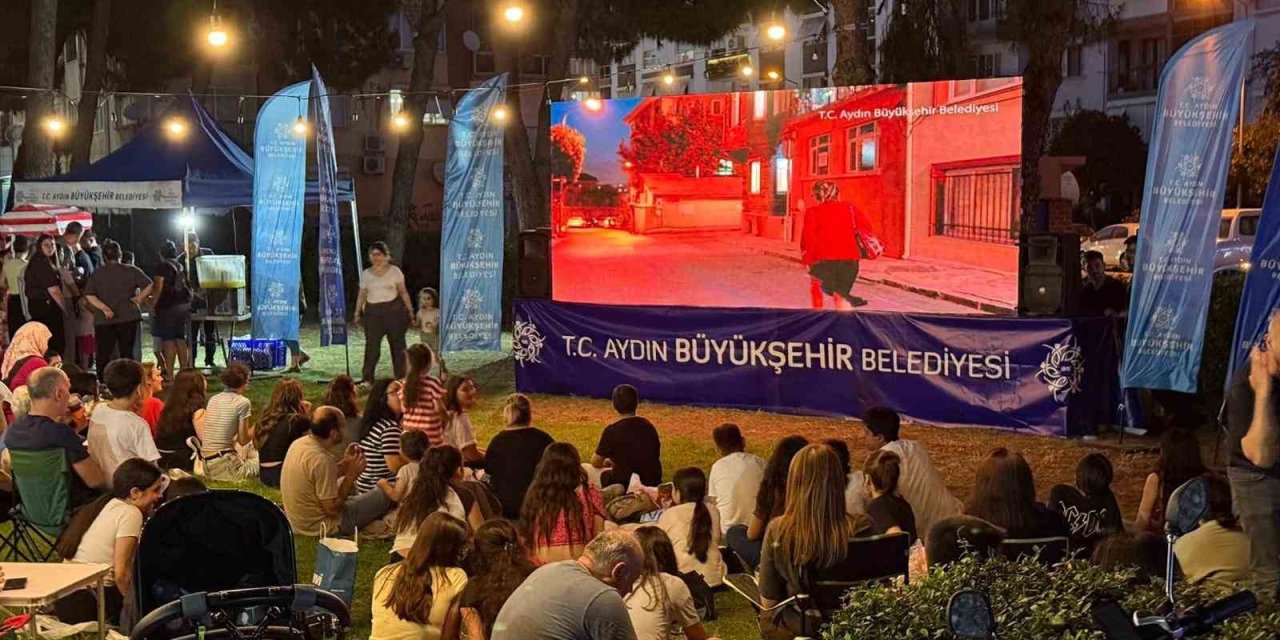 Aydın Büyükşehir Belediyesi’nin açık hava sinema etkinlikleri sürüyor
