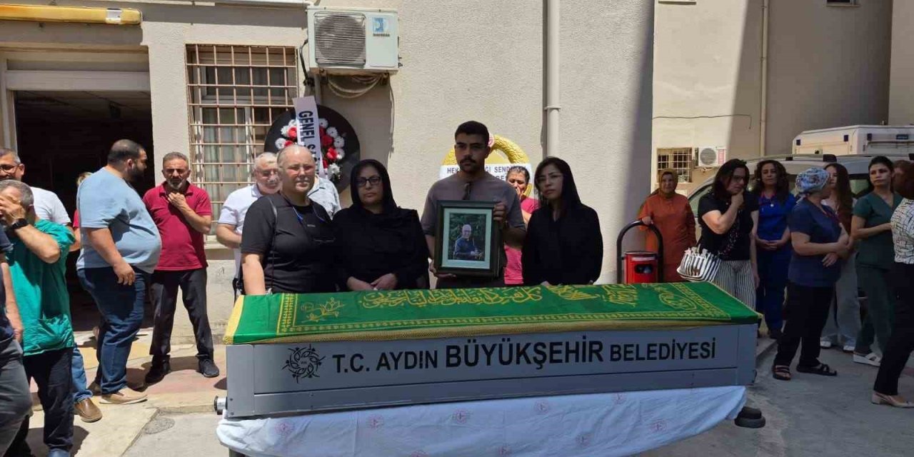 Söke’nin sevilen doktoru Op. Dr. Kaplan, gözyaşlarıyla uğurlandı