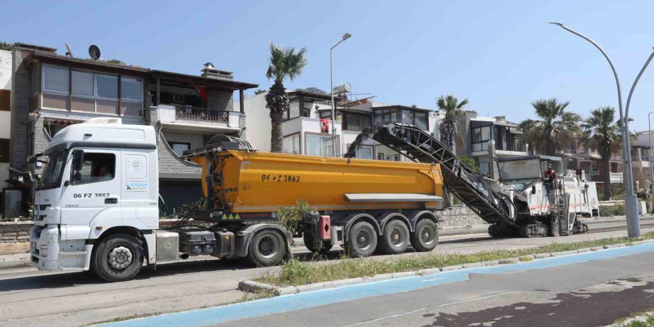 Muğla Büyükşehir 7 şantiyesiyle Muğla’nın yol ağını güçlendiriyor