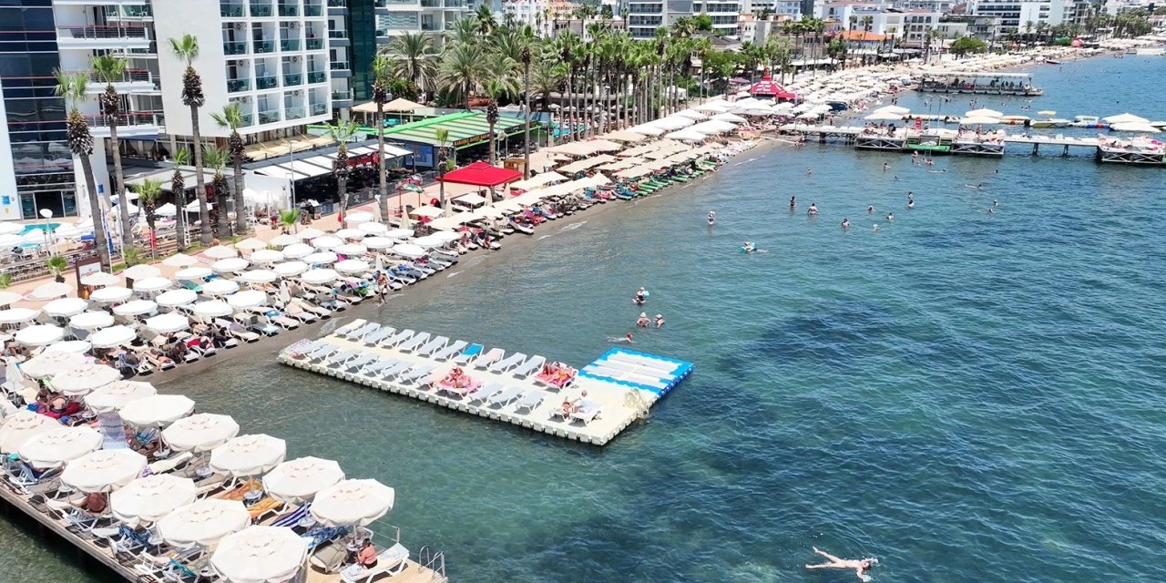 Okullar tatil oldu, Marmaris sahilleri dolmaya başladı