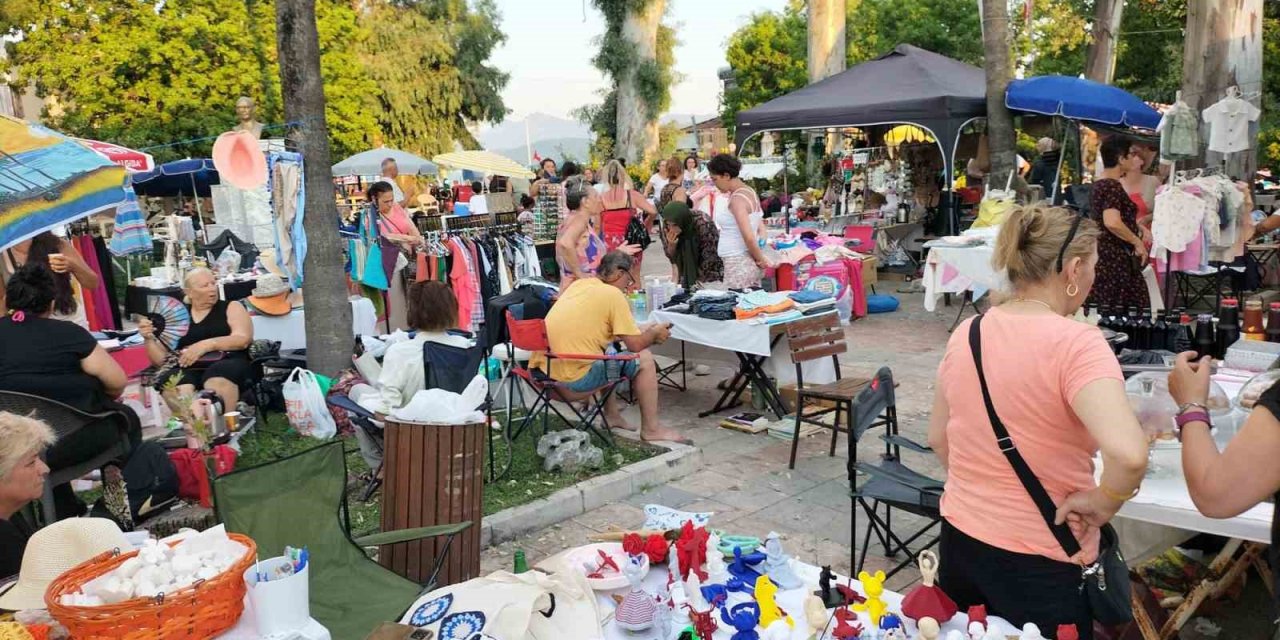 Köyceğiz’de hafta sonu ikinci el pazarı kuruldu