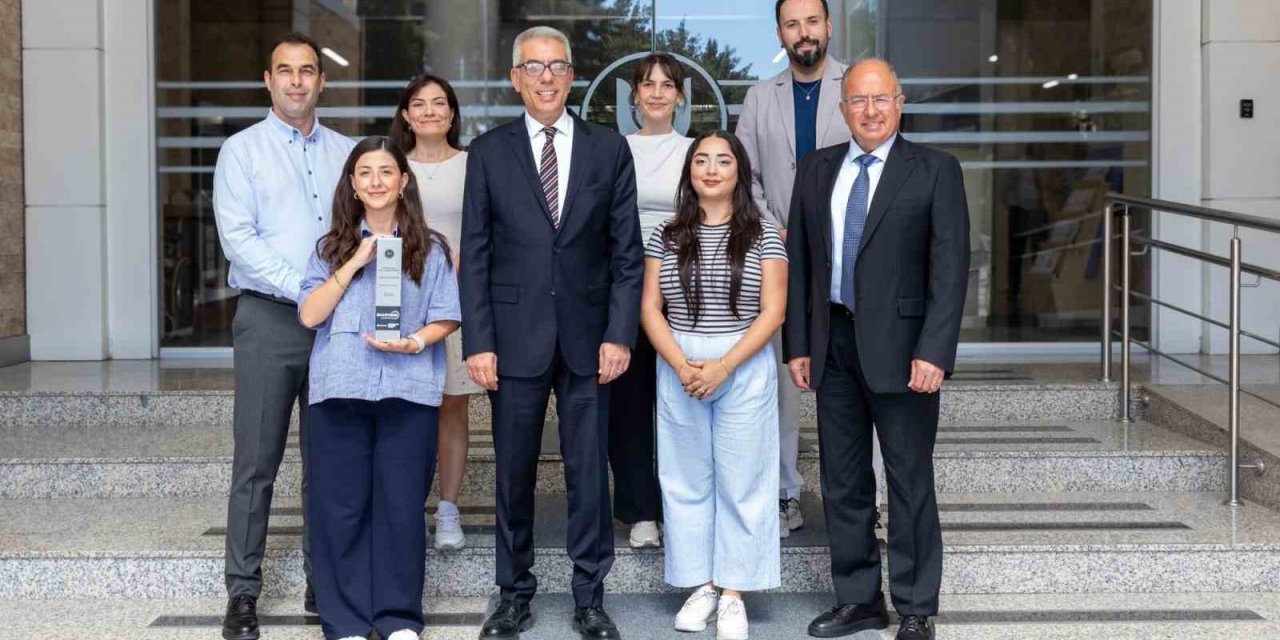 Yaşar Üniversitesi’ne altın ödül