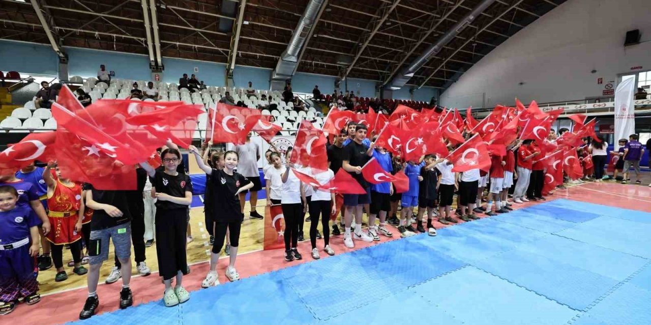 Manisa’da GSB Spor Okulları ile 36 branşta ücretsiz spor eğitimi başladı