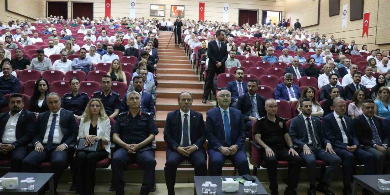 Sanal kumar tehlikesine dikkat çeken Vali Köşger: "Benim hanımı bile kumar bağımlısı yapacaklar"