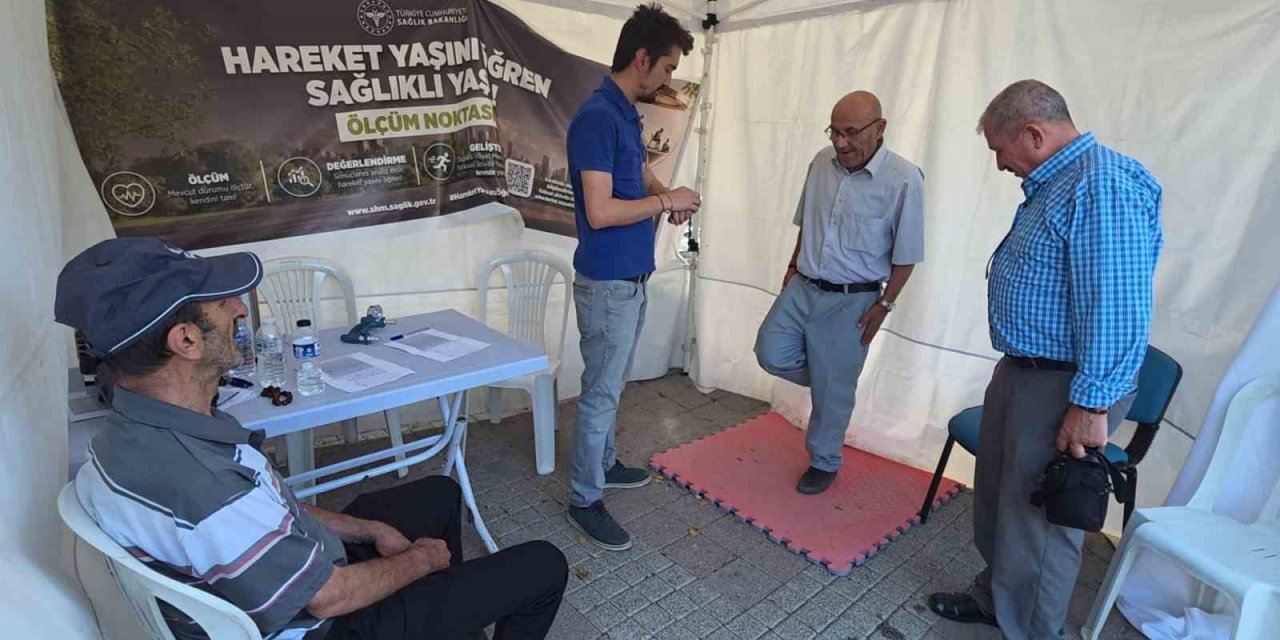 Kütahya’da "Hareket yaşını öğren, sağlıklı yaşa" kampanyası için oluşturulan ölçüm noktası ilgi görüyor