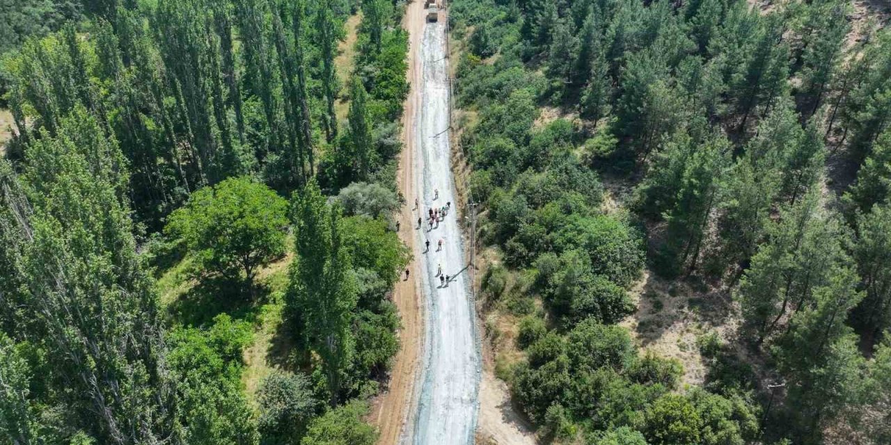 Uşak Belediyesi üst yapı çalışmalarına aralıksız devam ediyor