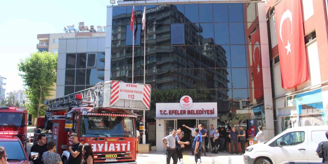 Efeler Belediyesi’nde yangın paniği
