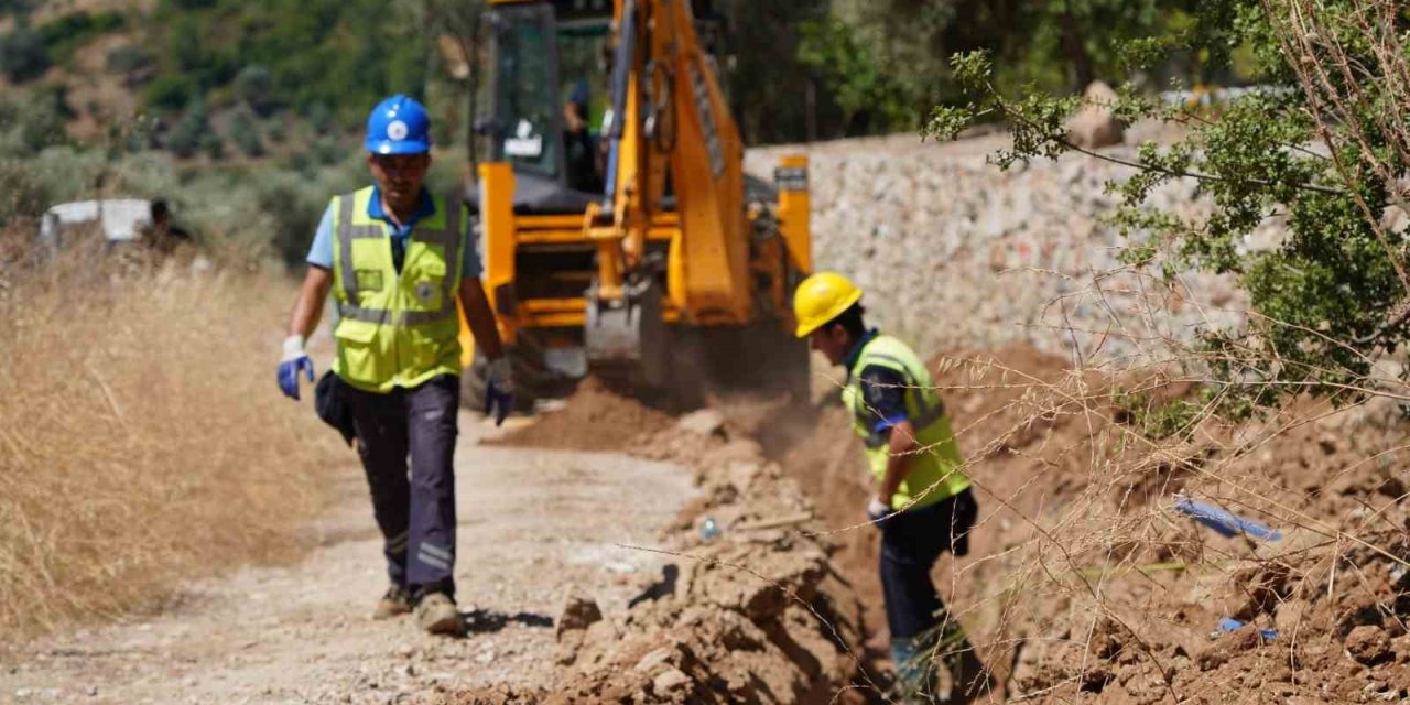 Zeytinköy Mahallesi’nde içme suyu hatları yenileniyor