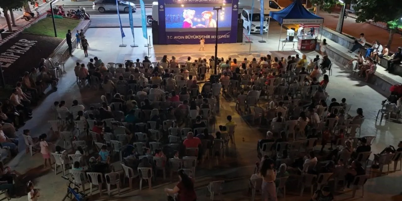 Yenipazar’da çocuklar açık hava sinemasında buluştu