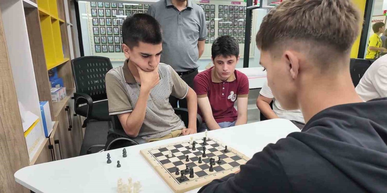 Çamelili öğrenciler Azerbaycanlı kardeşleriyle buluştu