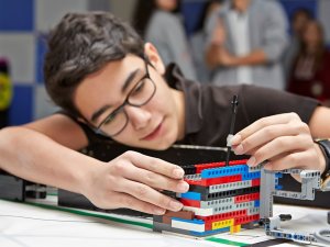 Fen Ve Teknoloji Eğitimi Akademik Platformda Tartışılıyor