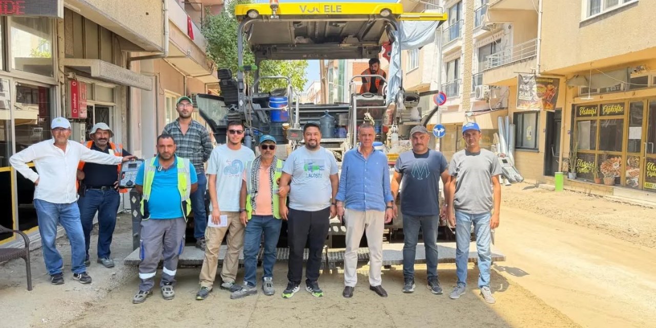 Yenipazar’da sıcak asfalt çalışmaları hız kesmeden sürüyor
