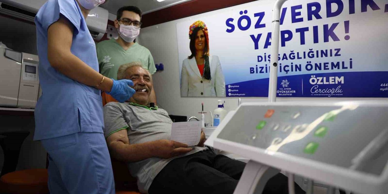 Mobil diş klinikleri 3 ilçede vatandaşlarla buluştu