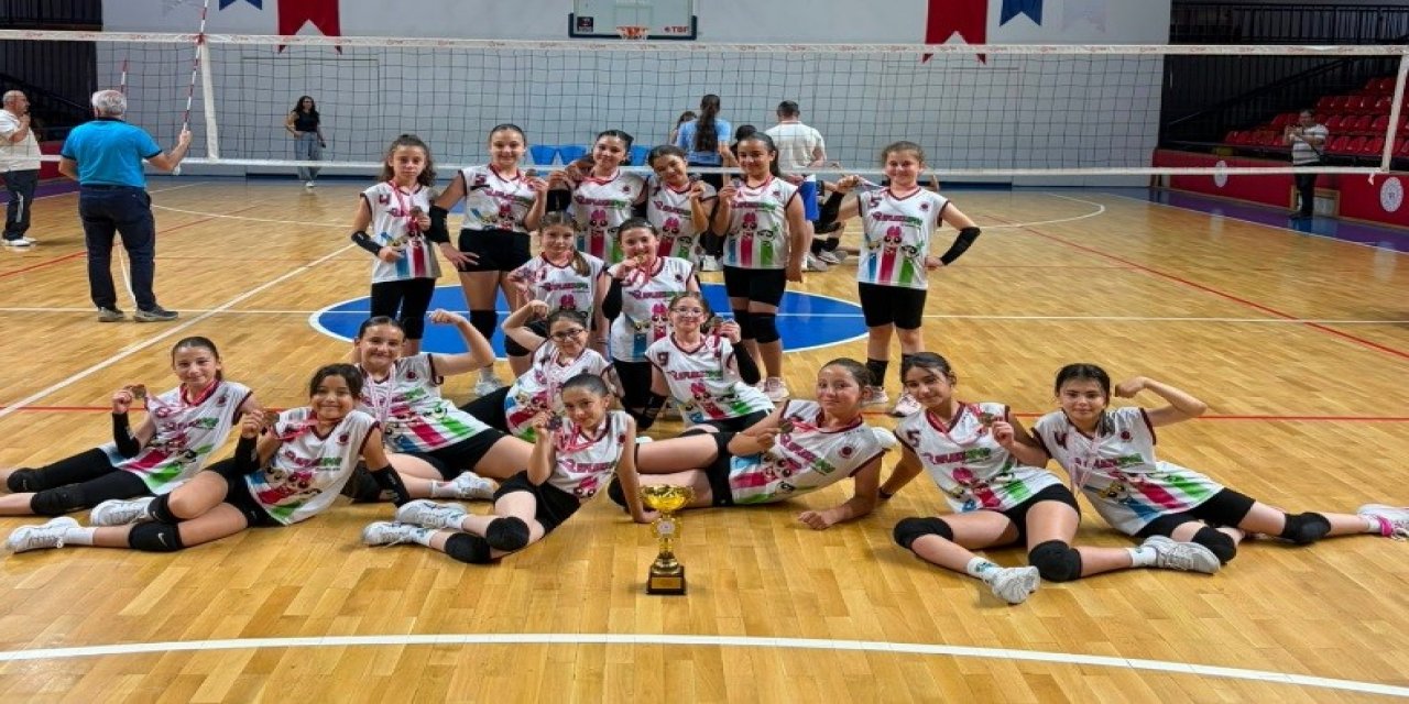 TKİ Tavşanlı Linyitspor’un voleybol başarısı