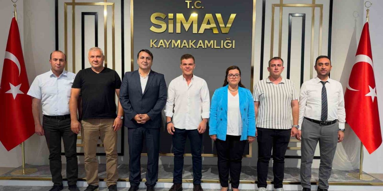 Simav’da Yeşilay Yamaç Paraşütü Mesafe Türkiye Şampiyonası hazırlık toplantısı gerçekleştirildi