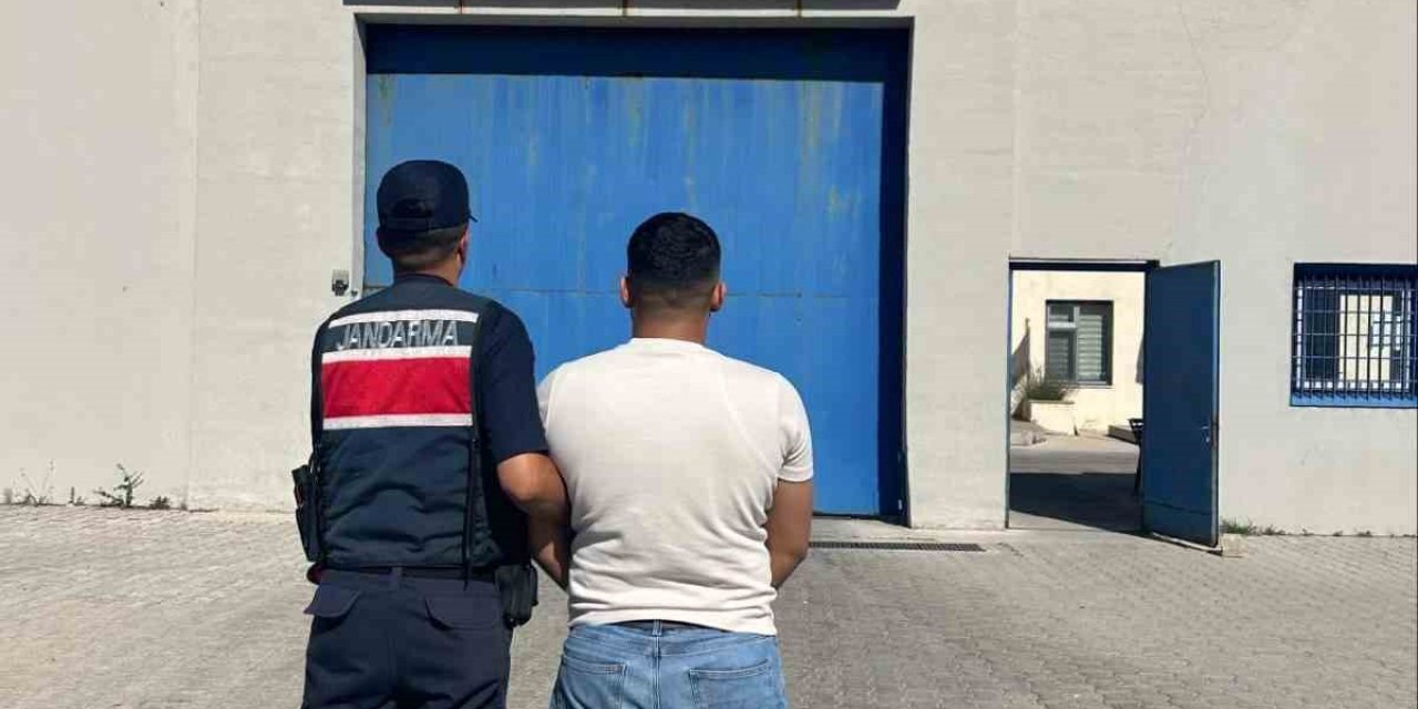 Uyuşturucu ticareti suçundan aranan şahsı jandarma yakaladı